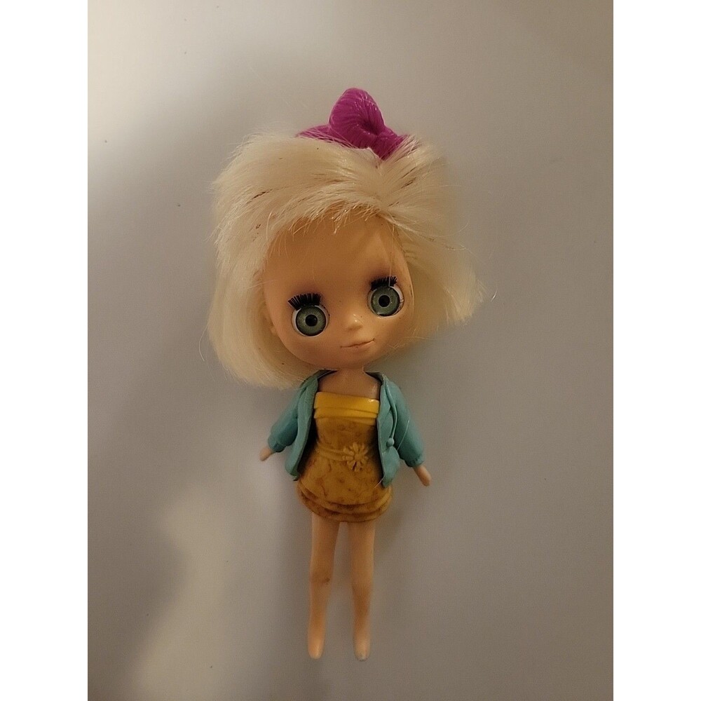 Littlest Pet Shop Blythe Doll W Yellow Dress And Blue Jacket Platinum Blonde